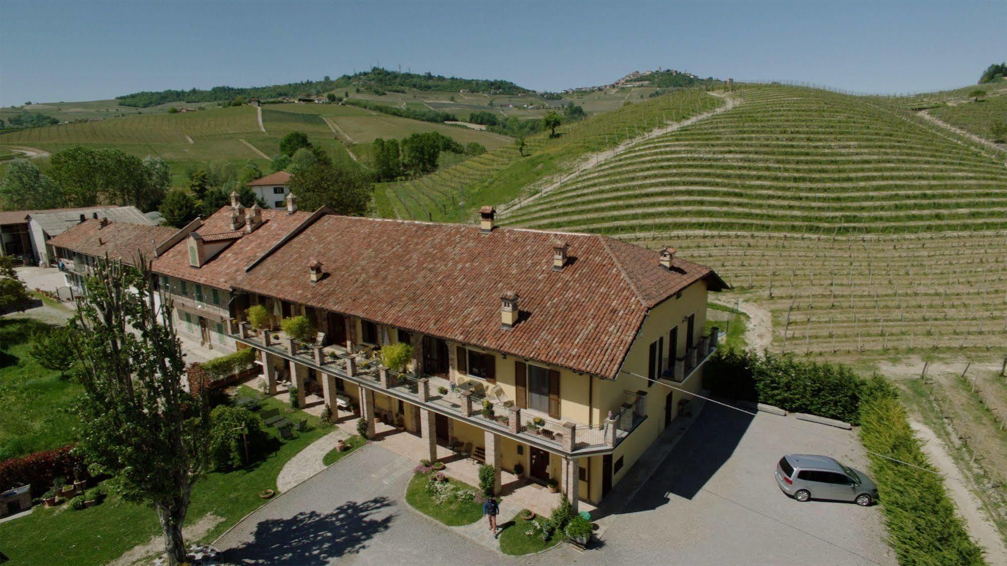 Cascina Rocca - Guest House Castiglione Falletto Kültér fotó
